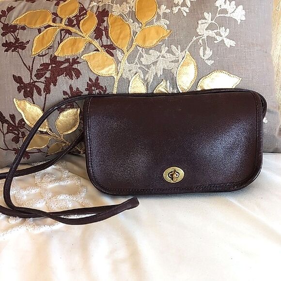 COACH "Dinky" 70's Vintage Leather Crossbody Turnlock Bag - Picture 1 of 14